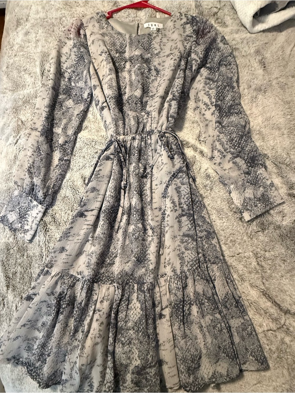 THML Light Gray Printed Long Sleeve Midi Dress